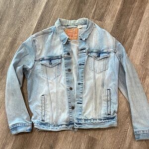 Levi’s 90s trucker denim jacket button front vintage inspired light wash large